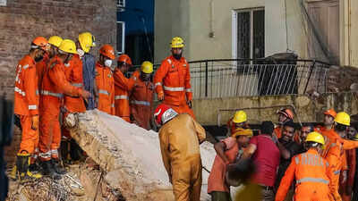 After Satya Niketan PG collapse, MCD orders immediate sealing of all illegal 4+ floor buildings in Delhi