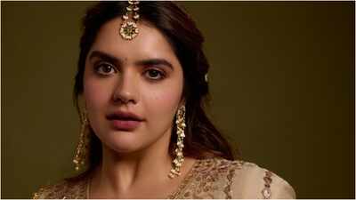 Ranveer Singh’s co-star Anjali Anand loses cool at paps for body-shaming comment, gives FEIRY reply: 'Apni biwi ko karna'