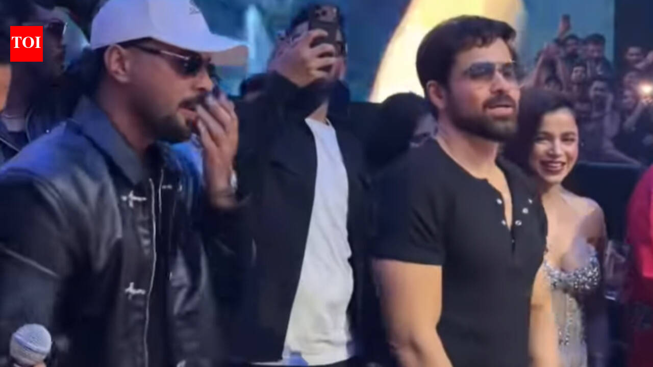 Emraan takes over DJ console in Hyderabad; fans go nostalgic