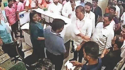 'Minor injuries, kept in ICU': Govinda group file FIR against Palghar doctor, threaten sit-in outside police station