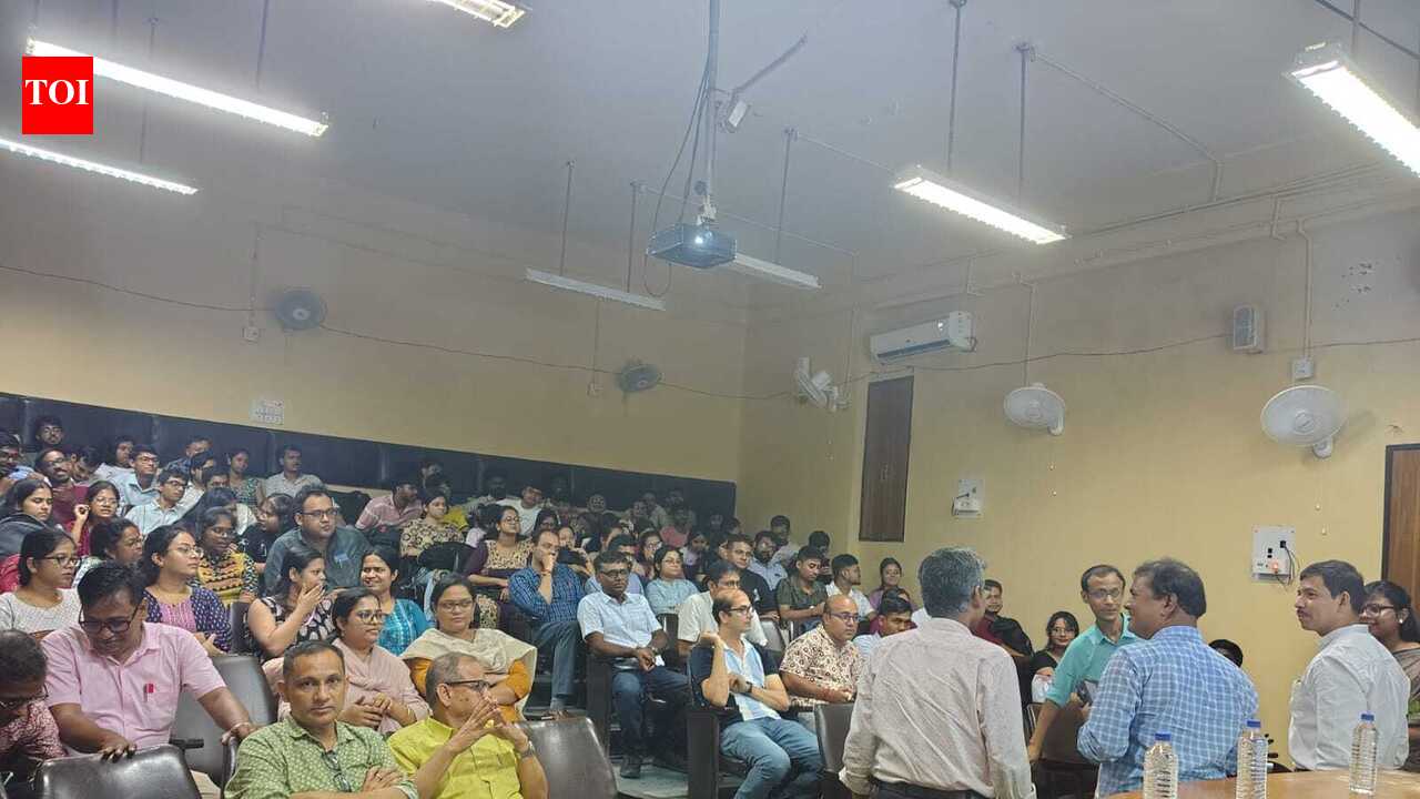 https://static.toiimg.com/thumb/msid-133870058,width-1280,height-720,resizemode-6,overlay-toi_sw,pt-32,y_pad-600/photo.jpg