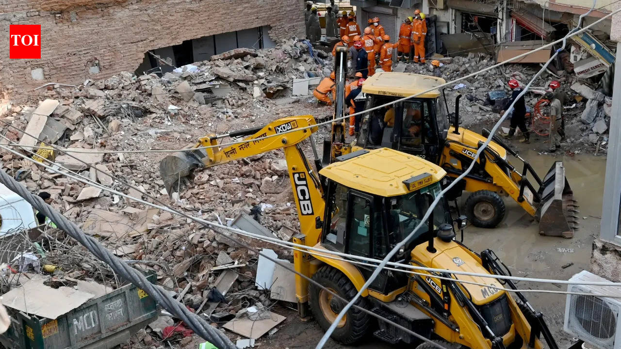 Delhi building collapse: 5 MCD officials suspended, death toll rises to 7