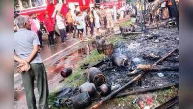 Probe ordered into Bokaro market fire; hooking, illegal gas refilling under scanner