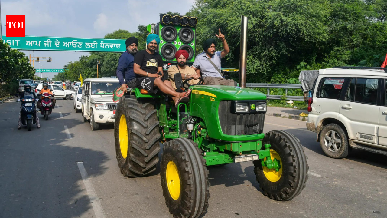 Punjab govt assures special assembly session on interstate water agreements, SKM ends protest