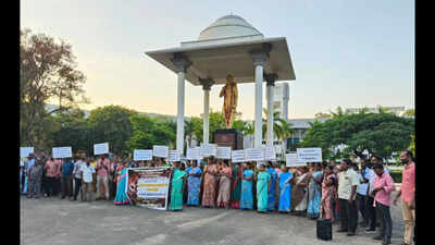Bharathiar University temporary staffers hold protest over ESI deductions