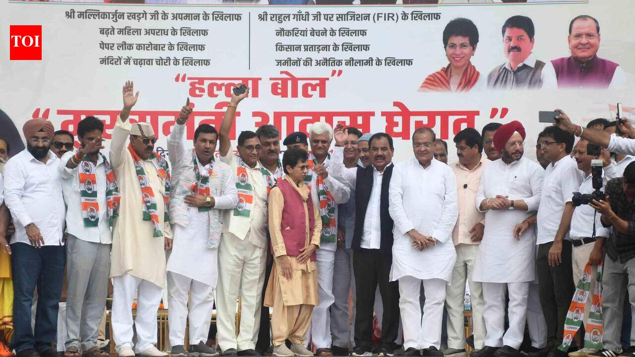 ‘Purification’ row: Cong takes out ‘Halla Bol’ march to CM residence, stopped