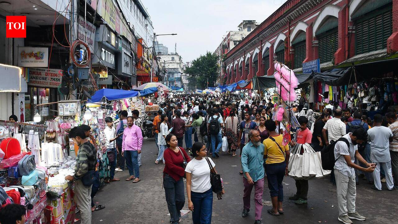 KMC-cop drive against illegal hawkers promises relief ahead of festive season