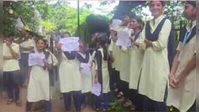 Now, Borda govt school students stage protest, boycott classes over abrupt teacher transfers