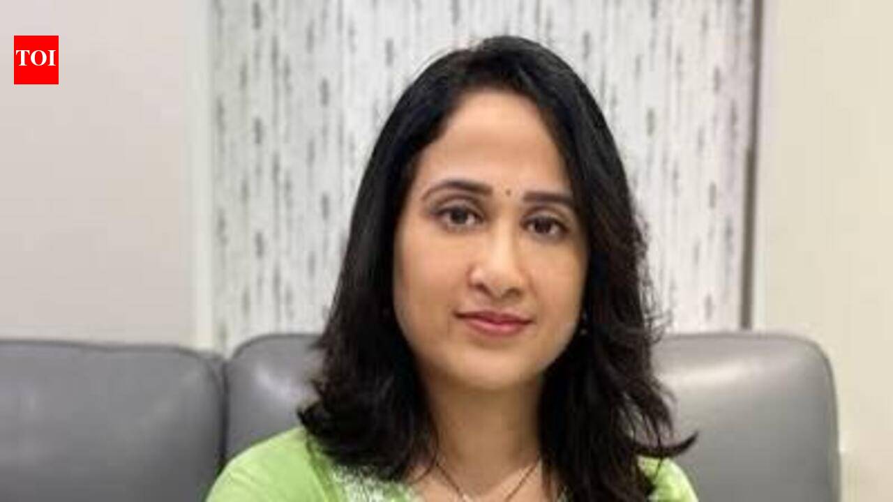 Telugu YouTuber Nandana caught at Hyderabad's RGIA for ‘orchestrating' multi-crore UK visa, job fraud