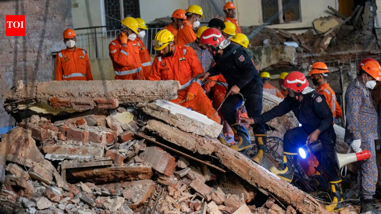 Students, colleges step up for Satya Niketan collapse victims