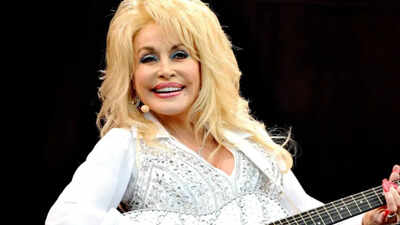 Dolly Parton once refused a USD 7 million film offer, saying, ‘That’s not my real nature '; later, Faye Dunaway played the same role in the 1984 superhero movie