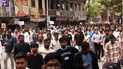 Angry MPSC aspirants warn of Jantar Mantar-like stir if govt fails to act in 3 days