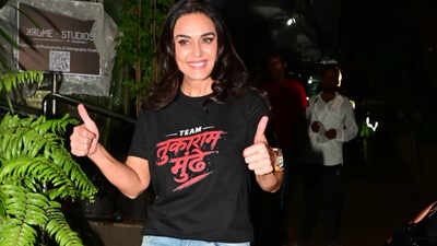 Preity Zinta makes a chic fashion statement in support of Tukaram Mundhe; ‘Team Tukaram Mundhe’ T-shirt grabs attention