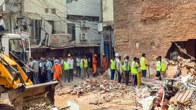 SC to consider Satya Niketan case transfer from Delhi HC over PG building collapse