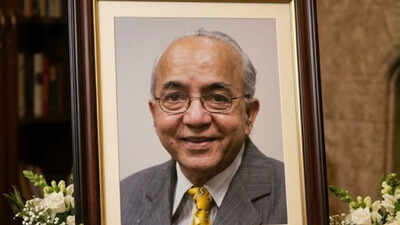 Former Delhi chief secretary Rakesh Mehta found hanging at Noida residence, dies by suicide