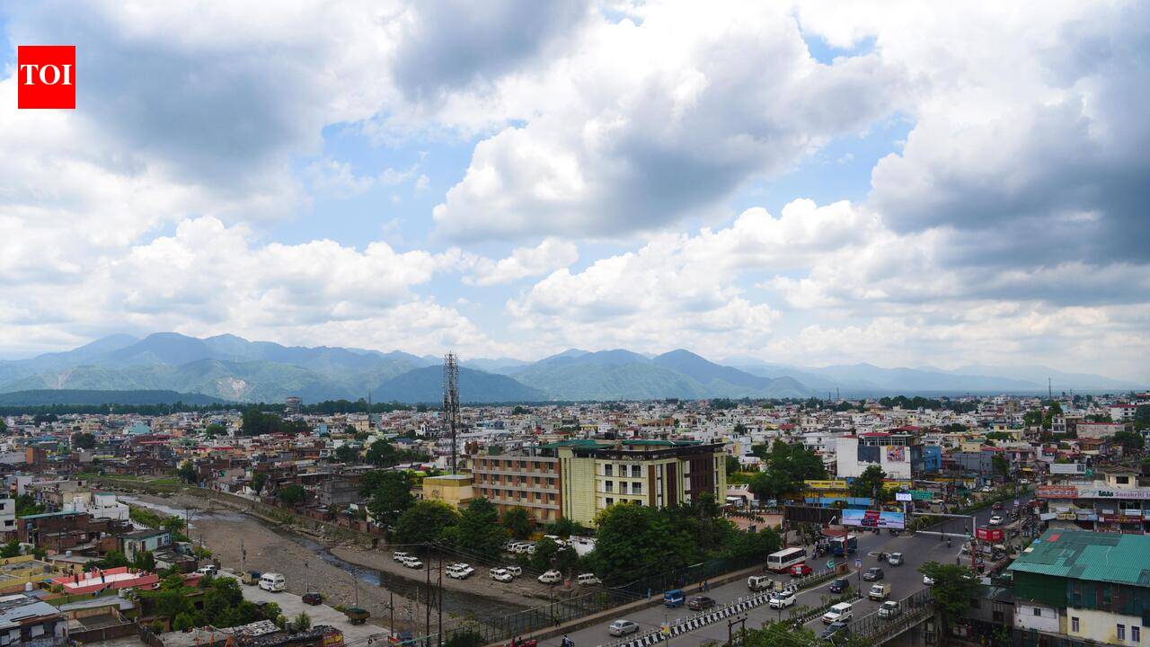 Dehradun climbs to 12th in clean air survey, Rishikesh, Kashipur slip