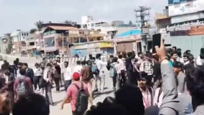 Bengaluru Student Protest: Beards, blazer and a campus protest: Dress ...