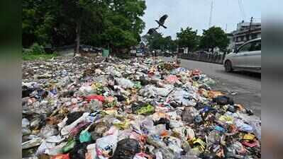 Air gets cleaner, garbage gets uglier in Lucknow