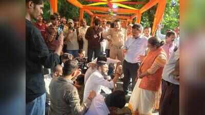 LU students protest 4-fold hostel fee hike