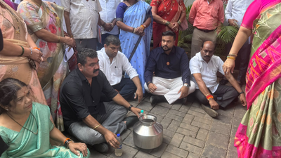 Malad water crisis leads to protest at BMC ward committee meeting