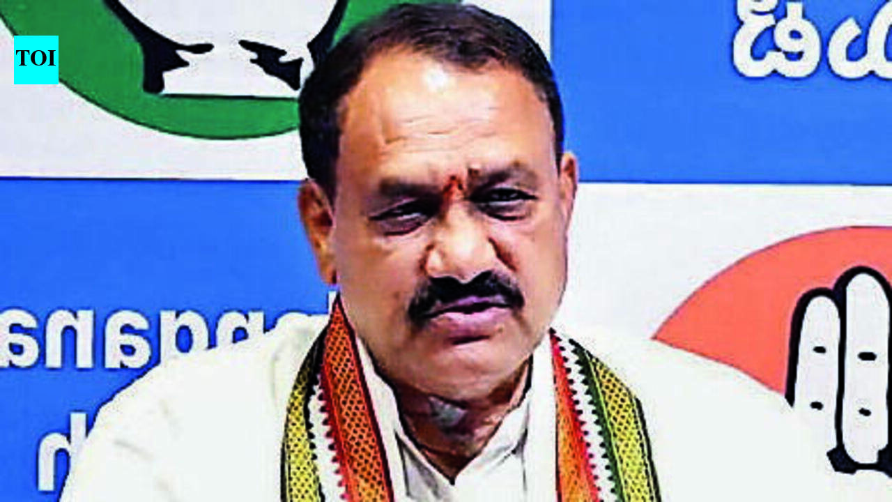 Congress respects KCR, wishes him a long life, says TPCC president Mahesh Goud