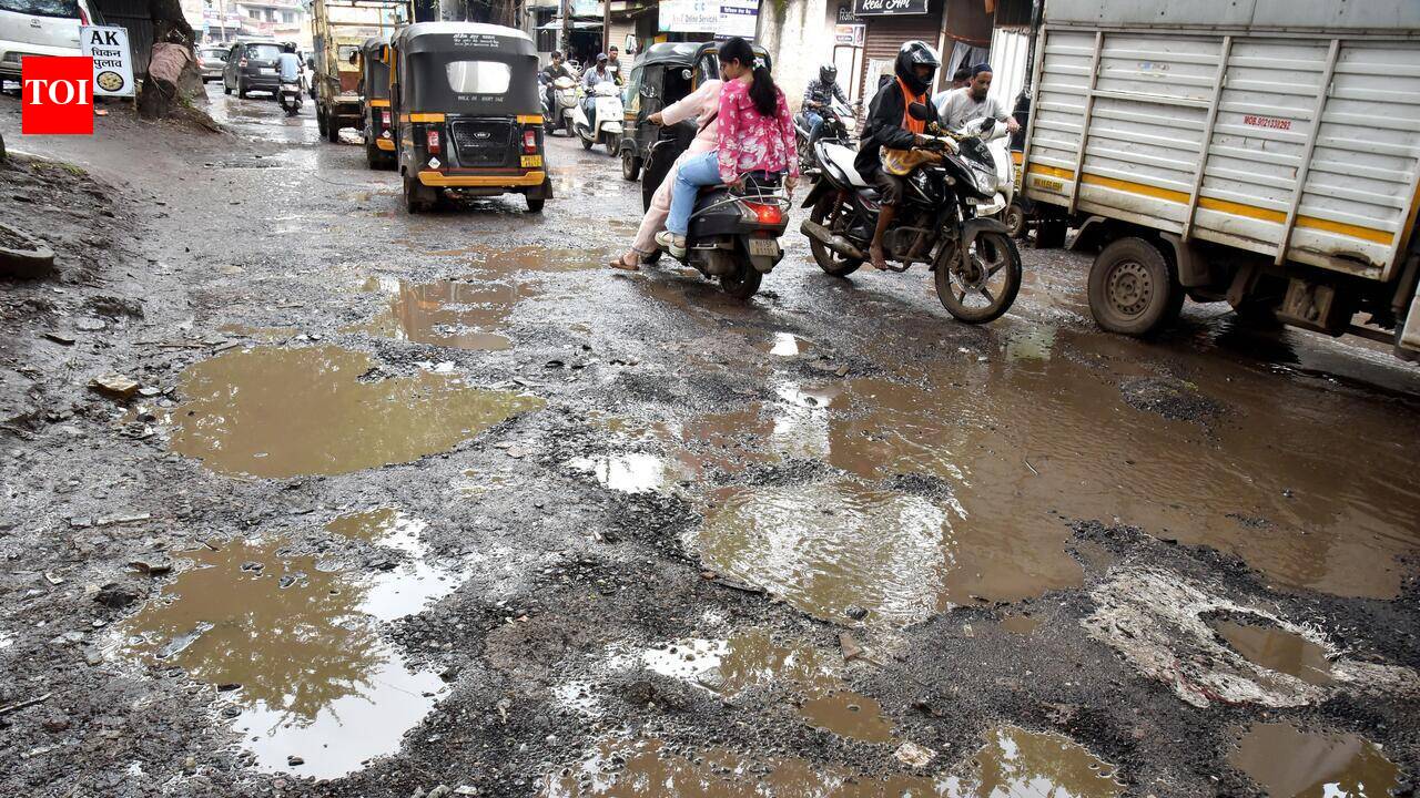Nashik civic chief sets Sept 13 deadline to fix potholes on major roads & Ganesh procession routes