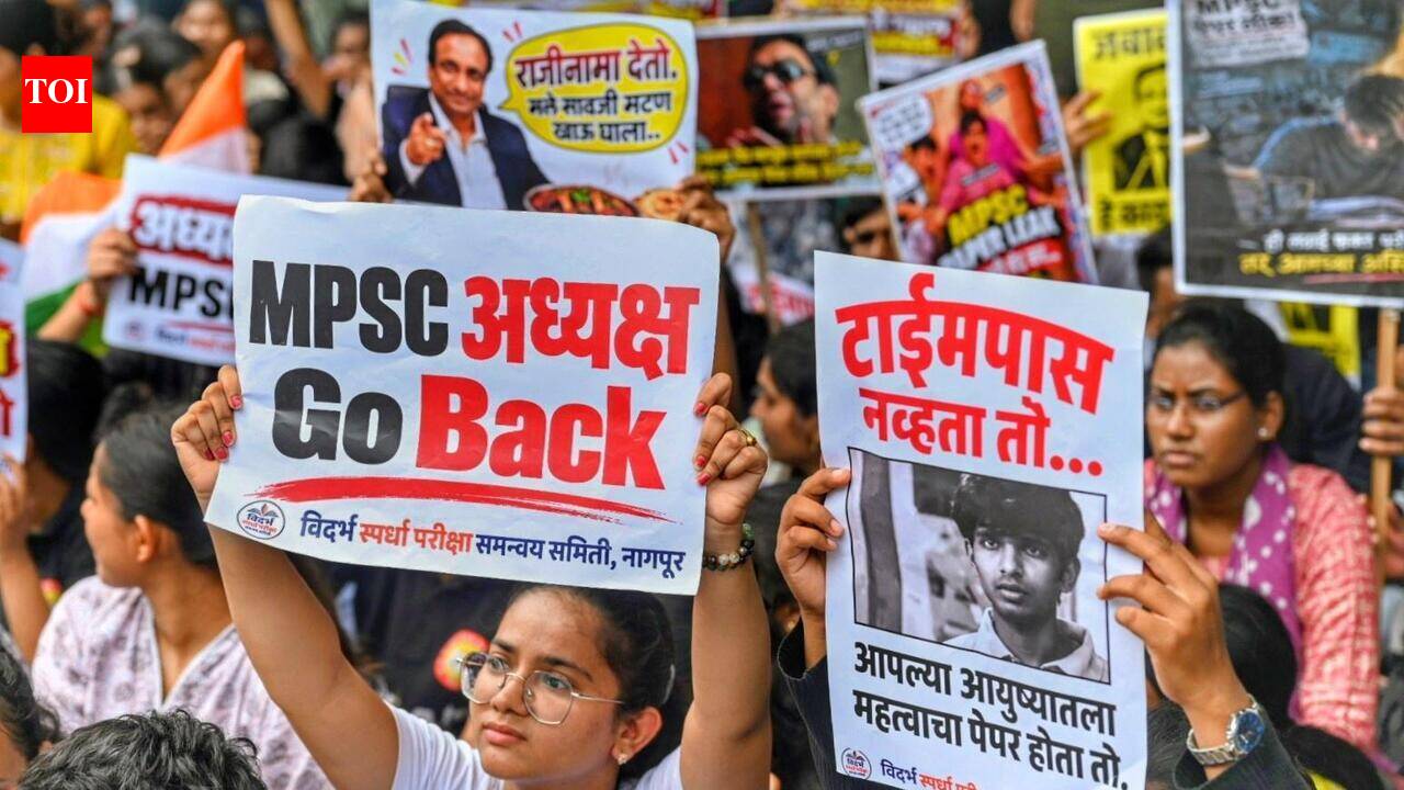 MPSC paper leak: Protest in Nagpur, aspirants demand high-level probe, commission chairman's ouster