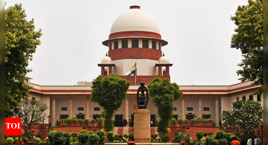 Pay Rs 15L to 'outstanding' officer shunted out as 'deadwood': Supreme Court