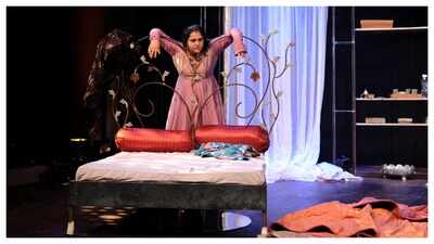 Theatre review: 500 years later, The Queen still knows how to play the game