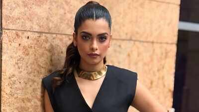 Did you know Bigg Boss Telugu 10 contestant Srishti Vyakaranam once wooed Shah Rukh Khan in a stage show?