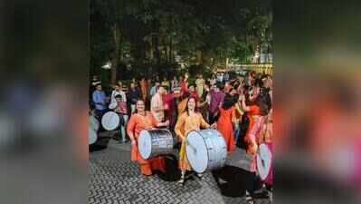 Student issues, ‘bhajan clubbing’ bring fresh twist to Ganeshotsav decorations