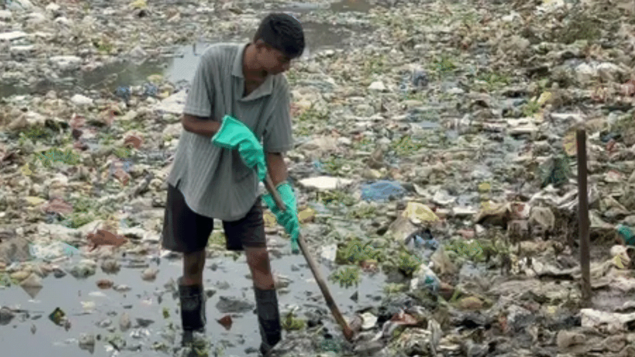 One student, Rs 50,000 and a stick: How 'Bittu Tabahi' took on MP’s garbage-choked river