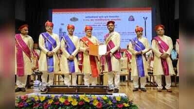Stay lifelong learners in AI era, governor tells SPPU graduates