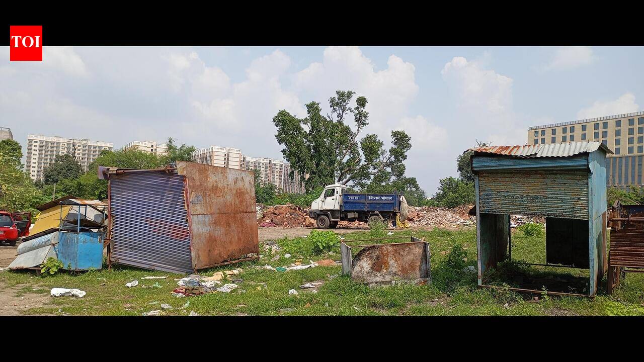 In Bhopal, BMC vehicles dump waste as Smart City land turns landfill