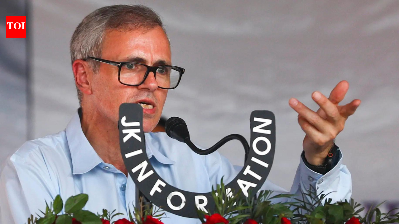 Does Congress want to jail Kashmiris: Omar Abdullah on Vande Mataram row