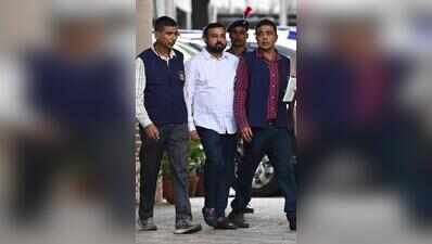 Cops enter Abhishek home, arrest aide Sumit Roy in land-grab case