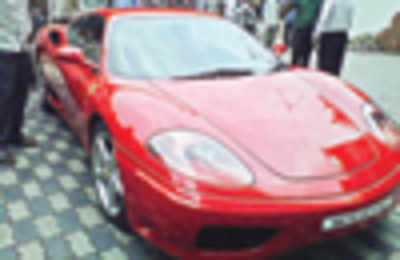 Sachin's Ferrari for Vidhu film