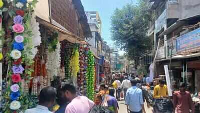 Festive buzz grips Belagavi markets ahead of Ganesh Chaturthi