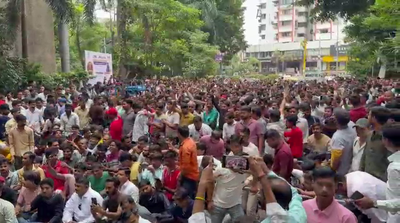 Textile workers press for 8-hour workday, weekly off