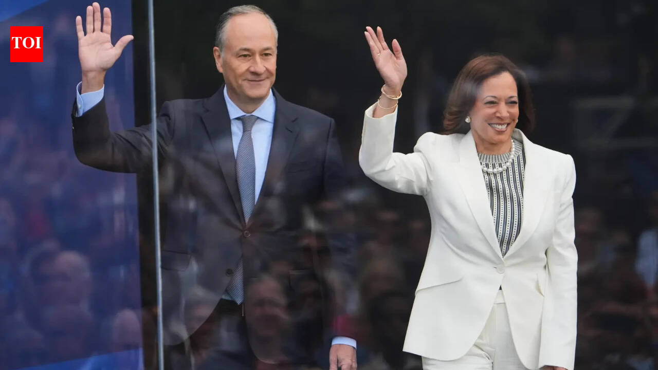 Break-in attempt at Kamala Harris' Malibu house; woman intercepted by security