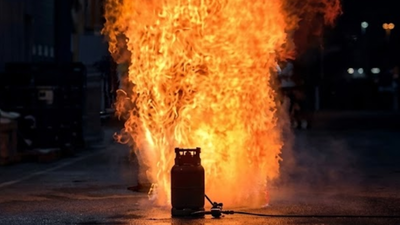 Teen trapped inside Ghaziabad flat, dies as gas cylinder catches fire