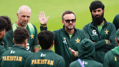 ‘I’d be open to it’: Mike Hesson eyes Pakistan Test role as Shaheen Afridi makes red-ball return