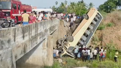 Over 20 feared trapped after TN govt bus falls into river in Tenkasi
