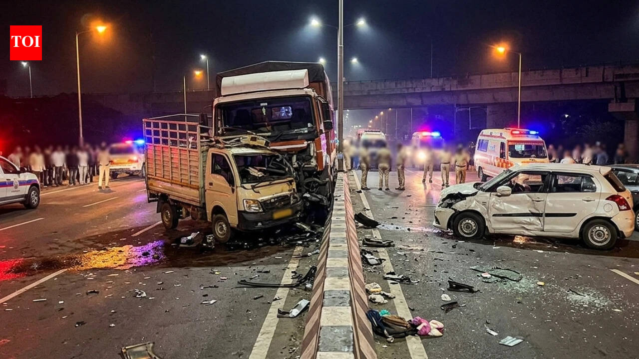 2 killed, 12 injured in multi-vehicle crash on Pune-Bengaluru Highway