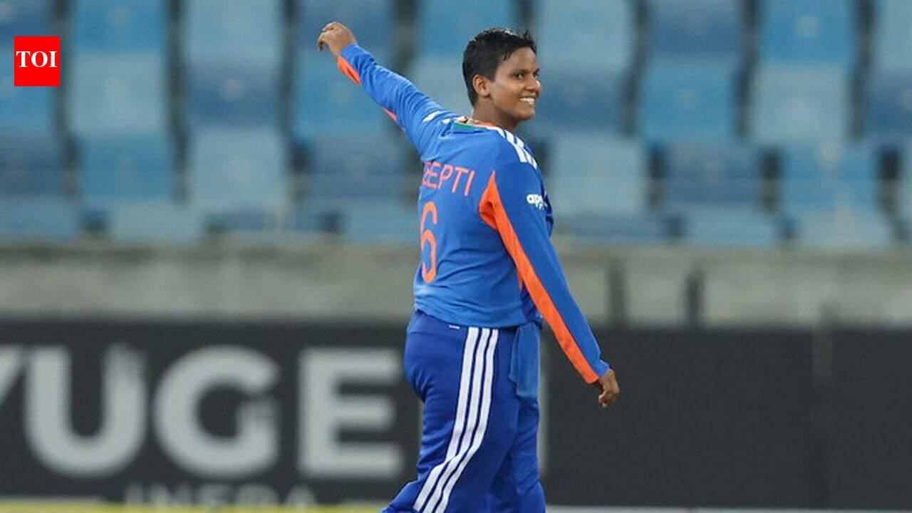 Asia Cup Final 2026: Shree Charani strikes! Sri Lanka four down