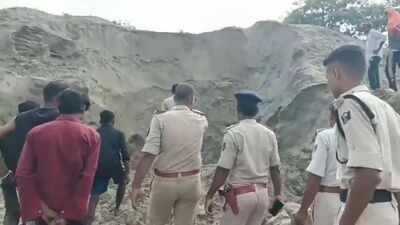Soil mound collapses after rain in Bihar; 2 children killed, 2 injured