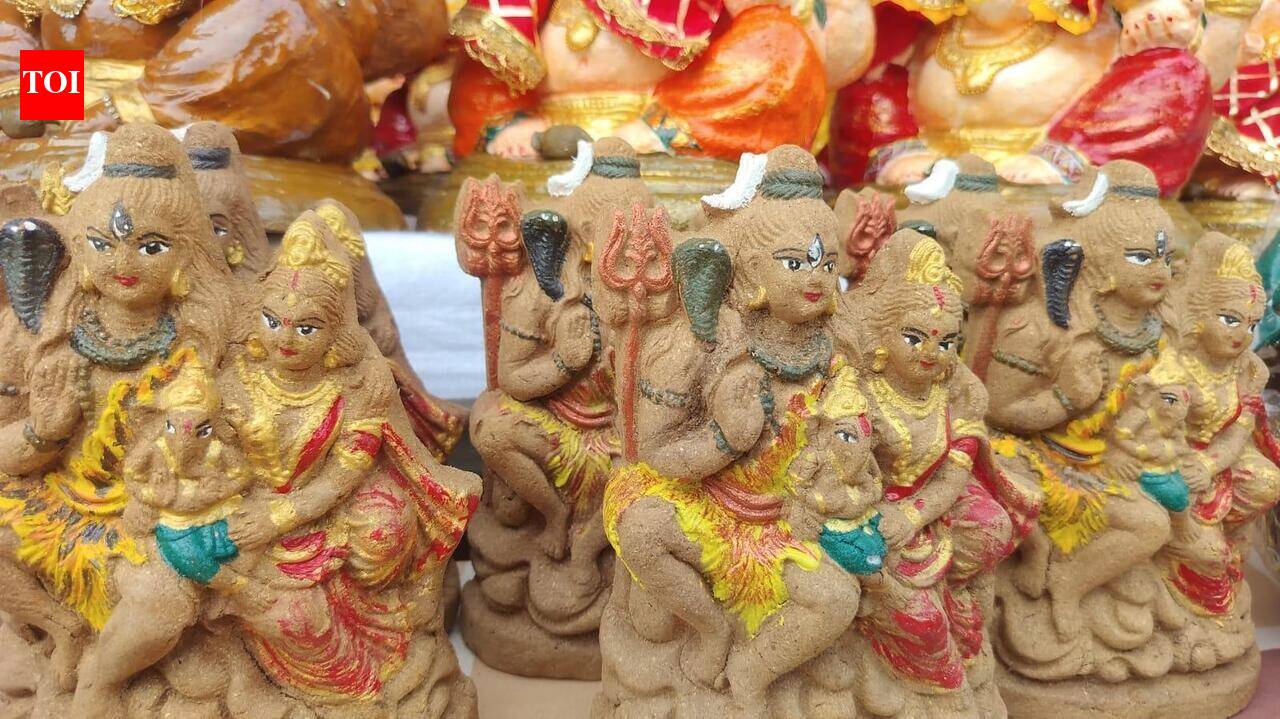 Women SHG???s cow dung idols catch fancy in Prayagraj