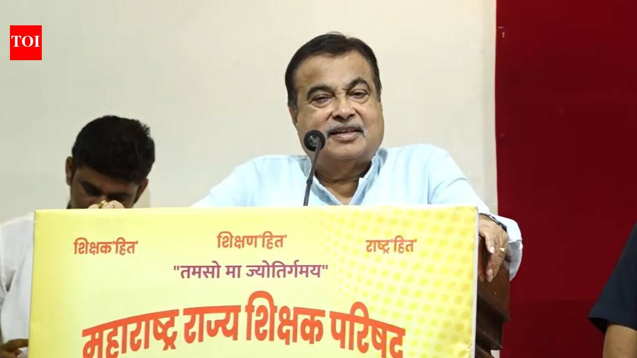 A teacher’s mistakes can affect entire generations, says Gadkari