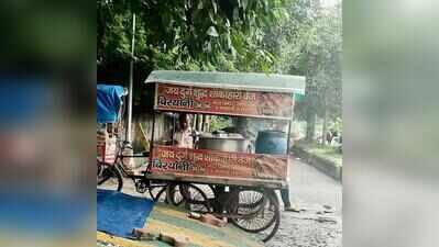 Vendors take over road, traffic comes to a crawl in Sector 108
