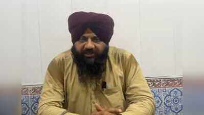 Pilgrims on way to India stopped at Pak airport, Sikh leader smells ‘foul play’